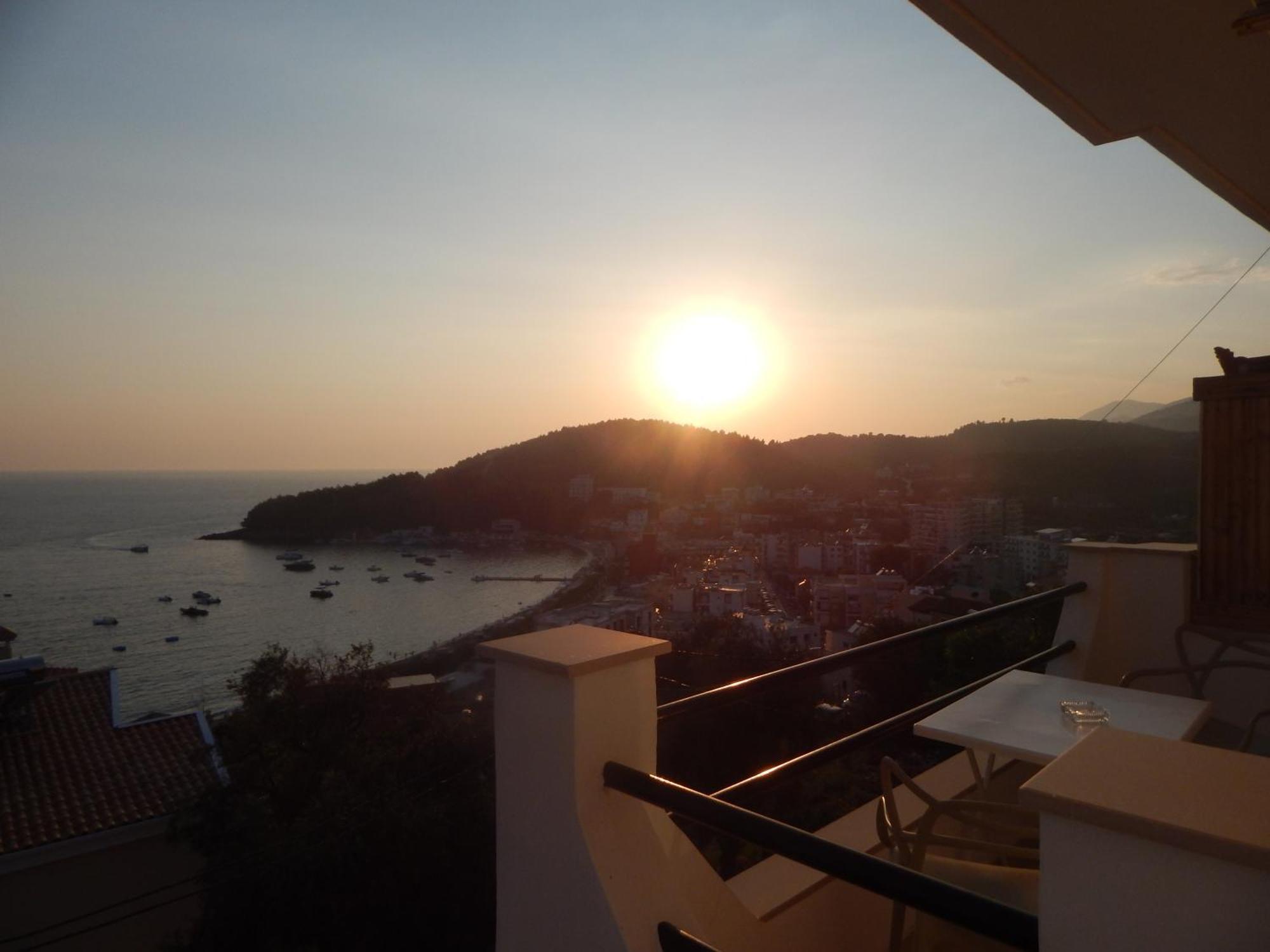Bel Air Rooms Himare Exterior photo