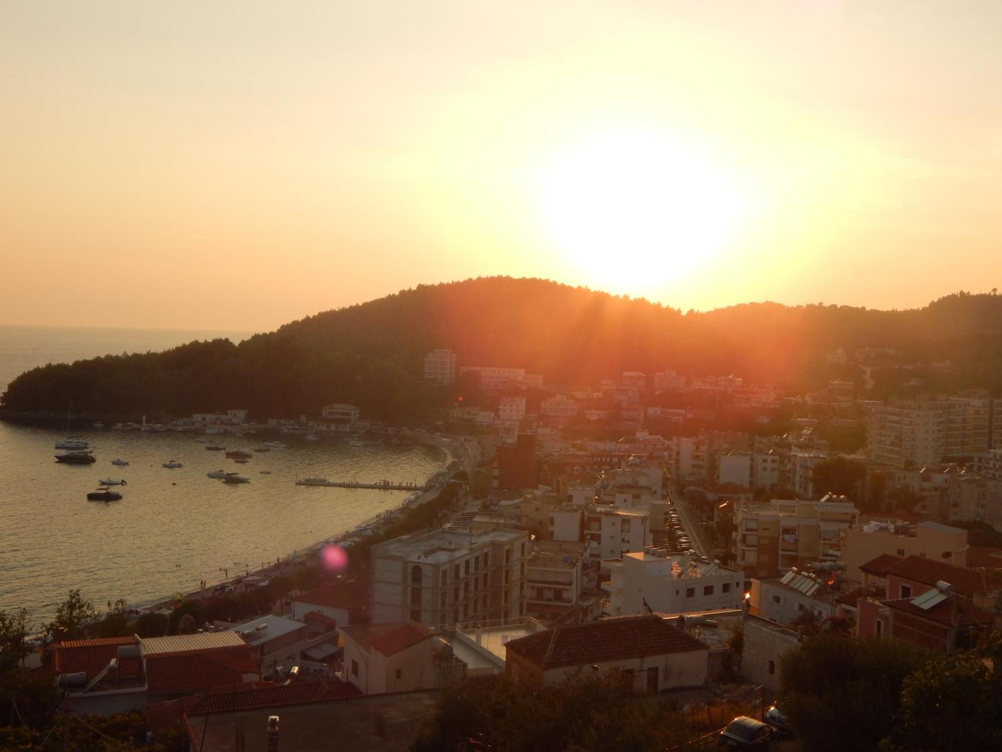 Bel Air Rooms Himare Exterior photo