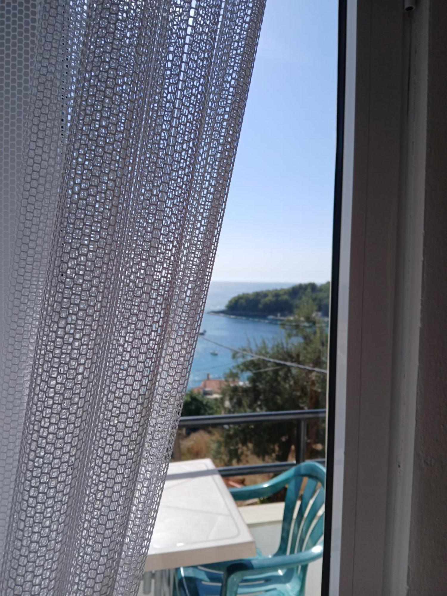 Bel Air Rooms Himare Room photo