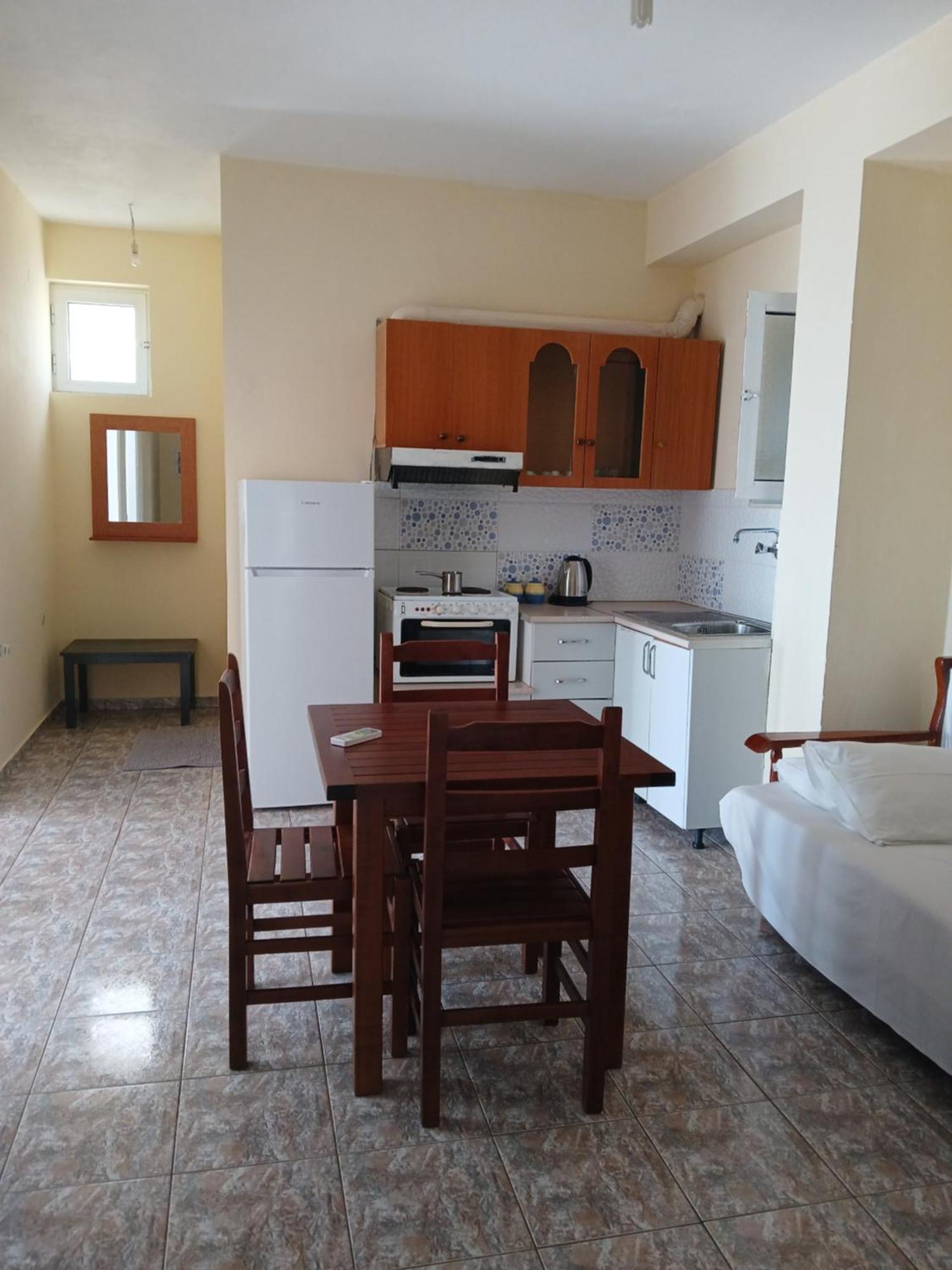 Bel Air Rooms Himare Room photo