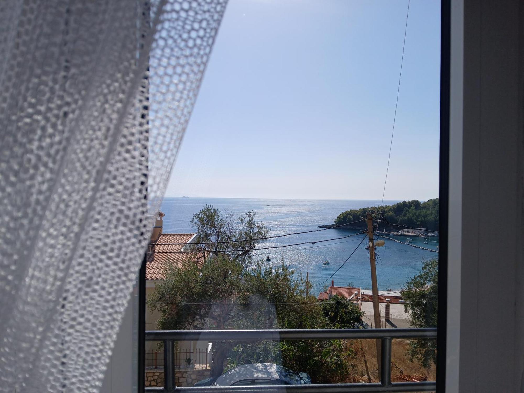 Bel Air Rooms Himare Room photo